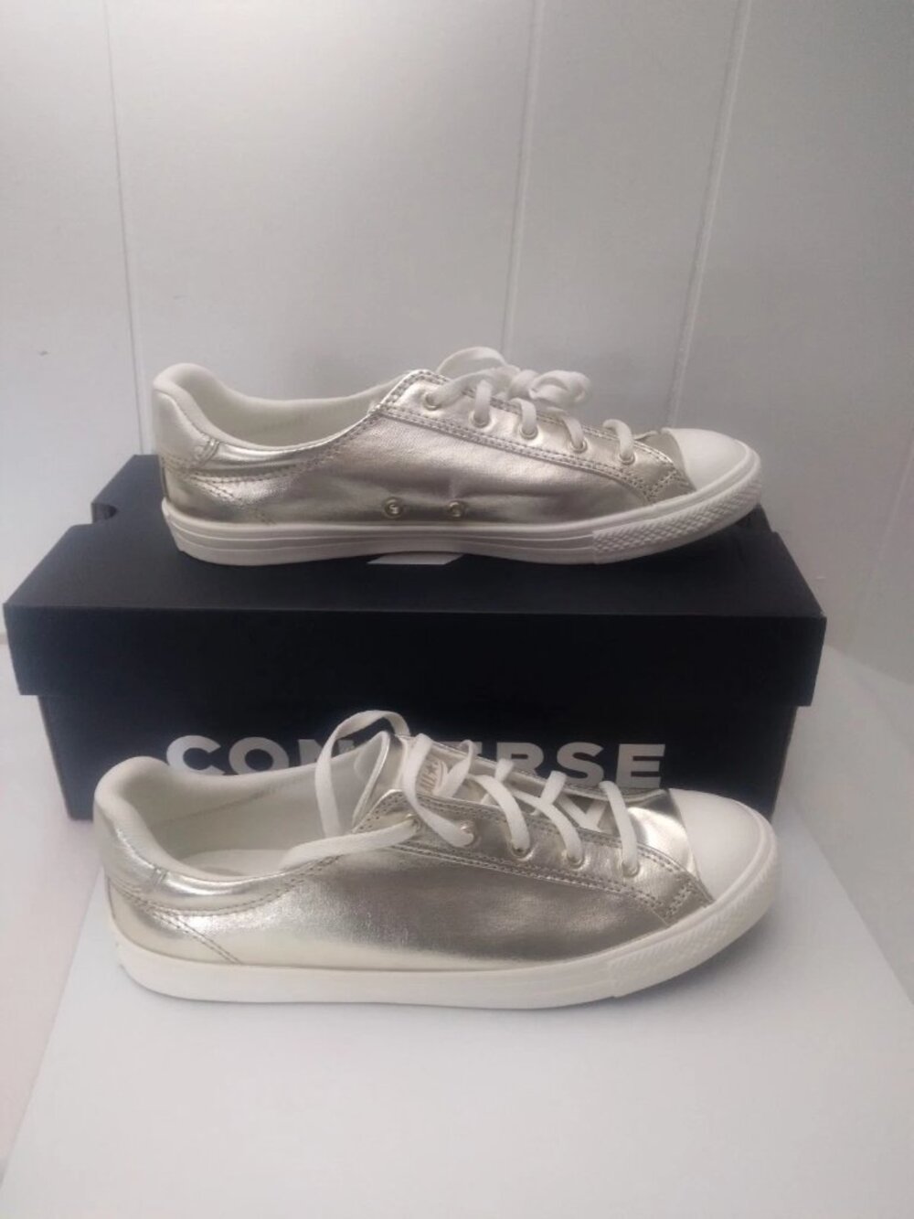 Converse Womens Size 8.5 Sneaker Gold Metallic CTAS Dainty Lucky Ox A15448C New